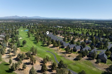 Welcome to your Eagle Crest escape! Overlooking the 18th fairway on  in Oregon - for sale on GolfHomes.com, golf home, golf lot