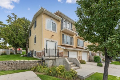 This stunning end-unit townhome, built in 2002 as the builder's on Mountain View Golf Course in Utah - for sale on GolfHomes.com, golf home, golf lot