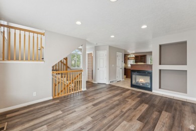 This stunning end-unit townhome, built in 2002 as the builder's on Mountain View Golf Course in Utah - for sale on GolfHomes.com, golf home, golf lot