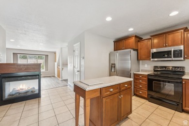 This stunning end-unit townhome, built in 2002 as the builder's on Mountain View Golf Course in Utah - for sale on GolfHomes.com, golf home, golf lot