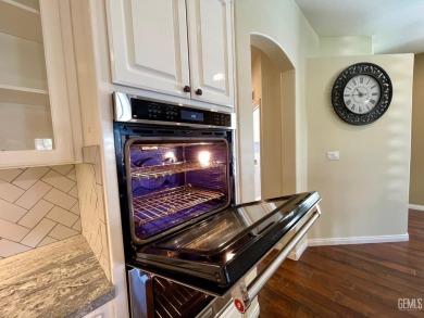 Gorgeous single-story home nestled on a tranquil cul-de-sac on The Links At Riverlakes Ranch in California - for sale on GolfHomes.com, golf home, golf lot