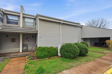 Beautifully updated Lakewood Hills condo in the heart of on Indian Hills Country Club in Arkansas - for sale on GolfHomes.com, golf home, golf lot