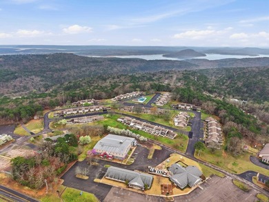 Beautifully updated Lakewood Hills condo in the heart of on Indian Hills Country Club in Arkansas - for sale on GolfHomes.com, golf home, golf lot