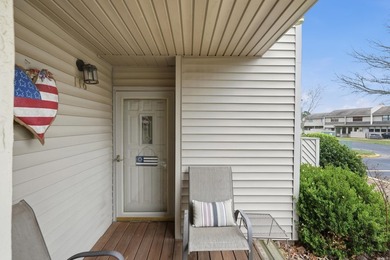 Beautifully updated Lakewood Hills condo in the heart of on Indian Hills Country Club in Arkansas - for sale on GolfHomes.com, golf home, golf lot