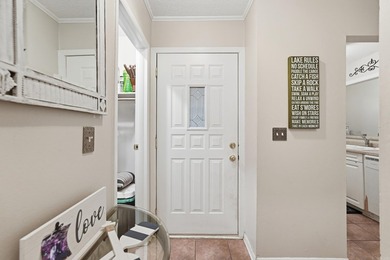 Beautifully updated Lakewood Hills condo in the heart of on Indian Hills Country Club in Arkansas - for sale on GolfHomes.com, golf home, golf lot