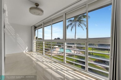 Stunning Corner Unit in Wynmoor! ALL appliances are NEW. NO on Wynmoor Golf Course in Florida - for sale on GolfHomes.com, golf home, golf lot