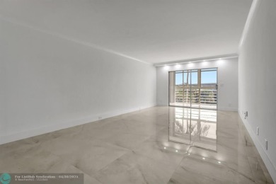 Stunning Corner Unit in Wynmoor! ALL appliances are NEW. NO on Wynmoor Golf Course in Florida - for sale on GolfHomes.com, golf home, golf lot