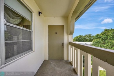 Stunning Corner Unit in Wynmoor! ALL appliances are NEW. NO on Wynmoor Golf Course in Florida - for sale on GolfHomes.com, golf home, golf lot