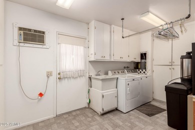 ***FREE SOLAR!!!...SINGLE STORY...MOVE-IN READY...MINT CONDITION on Sun City Lakes West and East in Arizona - for sale on GolfHomes.com, golf home, golf lot