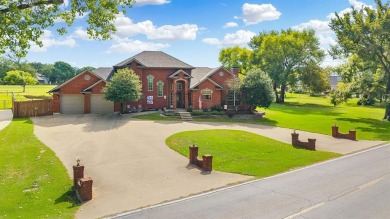 GOLF VIEW, BALCONY, ACROSS FROM WALKING TRAIL! Nestled in the on Lake Kiowa Golf Course in Texas - for sale on GolfHomes.com, golf home, golf lot
