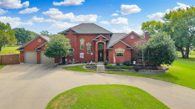 GOLF VIEW, BALCONY, ACROSS FROM WALKING TRAIL! Nestled in the on Lake Kiowa Golf Course in Texas - for sale on GolfHomes.com, golf home, golf lot