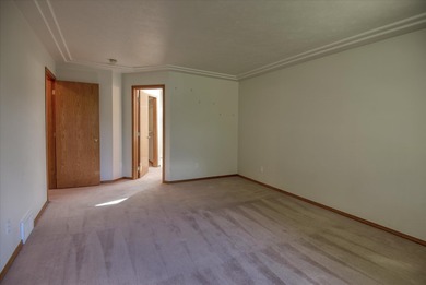 Well-maintained rancher in the gated community of Bridlewood! on The Creek at Qualchan in Washington - for sale on GolfHomes.com, golf home, golf lot