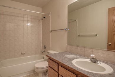 Well-maintained rancher in the gated community of Bridlewood! on The Creek at Qualchan in Washington - for sale on GolfHomes.com, golf home, golf lot