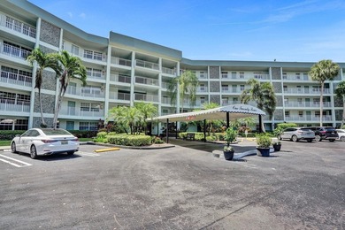 Major Price Reduction! - an incredible opportunity! This on  in Florida - for sale on GolfHomes.com, golf home, golf lot