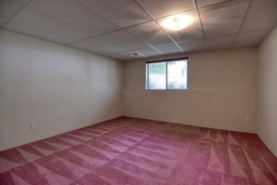 Well-maintained rancher in the gated community of Bridlewood! on The Creek at Qualchan in Washington - for sale on GolfHomes.com, golf home, golf lot