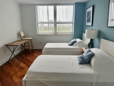 Spectacular 2BD/2BA Condo at Turnberry on the Green - Aventura's on Turnberry Isle Resort and Club in Florida - for sale on GolfHomes.com, golf home, golf lot