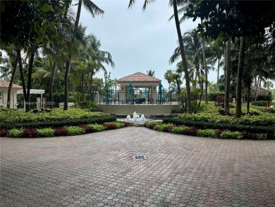 Spectacular 2BD/2BA Condo at Turnberry on the Green - Aventura's on Turnberry Isle Resort and Club in Florida - for sale on GolfHomes.com, golf home, golf lot