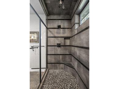 Built in 2022 and perfectly positioned on the 9th hole of the on Aspen Lakes Golf Course in Oregon - for sale on GolfHomes.com, golf home, golf lot