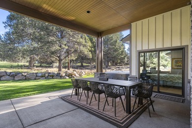 Built in 2022 and perfectly positioned on the 9th hole of the on Aspen Lakes Golf Course in Oregon - for sale on GolfHomes.com, golf home, golf lot