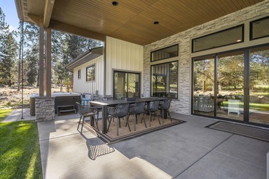 Built in 2022 and perfectly positioned on the 9th hole of the on Aspen Lakes Golf Course in Oregon - for sale on GolfHomes.com, golf home, golf lot