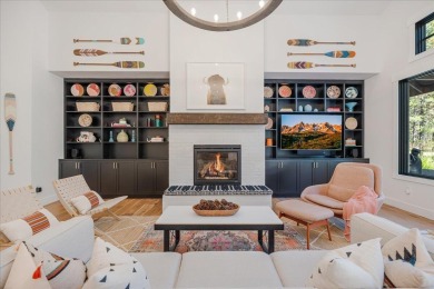 Discover bright modern luxury in Caldera Springs, Sunriver's on Sunriver Caldera Springs Golf Course in Oregon - for sale on GolfHomes.com, golf home, golf lot