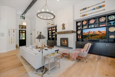 Discover bright modern luxury in Caldera Springs, Sunriver's on Sunriver Caldera Springs Golf Course in Oregon - for sale on GolfHomes.com, golf home, golf lot