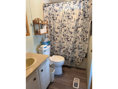 -Updated Bathroom- -Large Rooms- -Great Lot- -Golf Cart on Sebring Lakeside Golf Resort in Florida - for sale on GolfHomes.com, golf home, golf lot