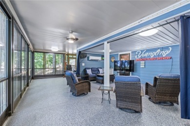 Lake Hartwell location, location, location! Over 100 feet of on The Trail At Chickasaw Pointe in South Carolina - for sale on GolfHomes.com, golf home, golf lot