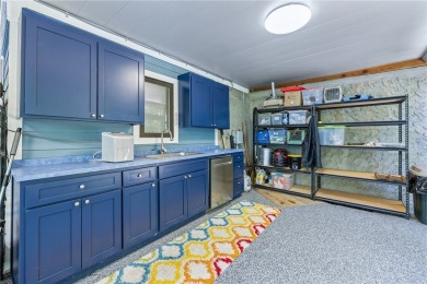 Lake Hartwell location, location, location! Over 100 feet of on The Trail At Chickasaw Pointe in South Carolina - for sale on GolfHomes.com, golf home, golf lot