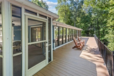 Lake Hartwell location, location, location! Over 100 feet of on The Trail At Chickasaw Pointe in South Carolina - for sale on GolfHomes.com, golf home, golf lot