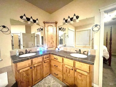 This is an AMAZING opportunity for instant equity!  3+ bedrooms on Hunters Point Golf Club in Idaho - for sale on GolfHomes.com, golf home, golf lot