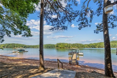 Lake Hartwell location, location, location! Over 100 feet of on The Trail At Chickasaw Pointe in South Carolina - for sale on GolfHomes.com, golf home, golf lot