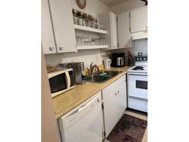 $10,000 PRICE REDUCTION! Welcome to this fully furnished 2 on Kings Point Executive Golf Course in Florida - for sale on GolfHomes.com, golf home, golf lot