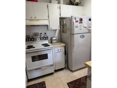 $10,000 PRICE REDUCTION! Welcome to this fully furnished 2 on Kings Point Executive Golf Course in Florida - for sale on GolfHomes.com, golf home, golf lot