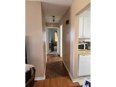 $10,000 PRICE REDUCTION! Welcome to this fully furnished 2 on Kings Point Executive Golf Course in Florida - for sale on GolfHomes.com, golf home, golf lot