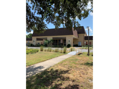 $10,000 PRICE REDUCTION! Welcome to this fully furnished 2 on Kings Point Executive Golf Course in Florida - for sale on GolfHomes.com, golf home, golf lot