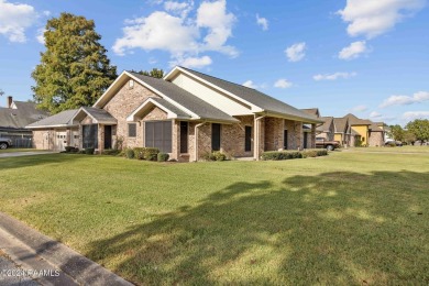 Welcome to 101 Rimwood Avenue, a stunning and meticulously on Oakbourne Country Club in Louisiana - for sale on GolfHomes.com, golf home, golf lot