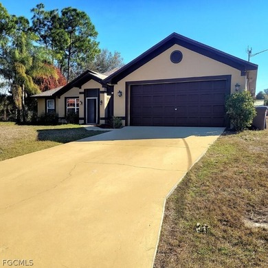 Seller is offering $5,000 toward buyer's closing costs! This on Lehigh Resort Club in Florida - for sale on GolfHomes.com, golf home, golf lot