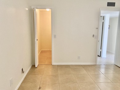 Beautiful remodeled 2 bedroom. New kitchen- new appliances - on Kings Point Golf -Flanders Way in Florida - for sale on GolfHomes.com, golf home, golf lot