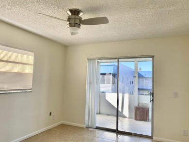 Beautiful remodeled 2 bedroom. New kitchen- new appliances - on Kings Point Golf -Flanders Way in Florida - for sale on GolfHomes.com, golf home, golf lot