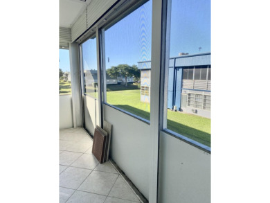 Beautiful remodeled 2 bedroom. New kitchen- new appliances - on Kings Point Golf -Flanders Way in Florida - for sale on GolfHomes.com, golf home, golf lot