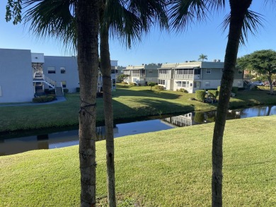 Beautiful remodeled 2 bedroom. New kitchen- new appliances - on Kings Point Golf -Flanders Way in Florida - for sale on GolfHomes.com, golf home, golf lot