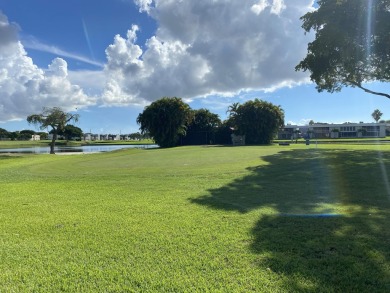 Beautiful remodeled 2 bedroom. New kitchen- new appliances - on Kings Point Golf -Flanders Way in Florida - for sale on GolfHomes.com, golf home, golf lot