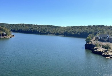 Charming Chelsea Condo in beautiful Fairview Bay,Arkansas if on Indian Hills Country Club in Arkansas - for sale on GolfHomes.com, golf home, golf lot