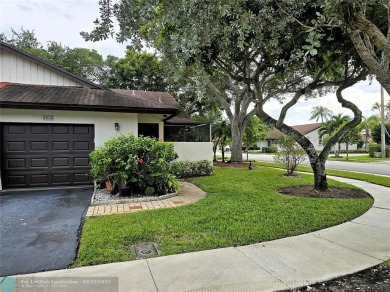 Well maintained fee simple corner villa with low hoa maintenance on Colony West Country Club in Florida - for sale on GolfHomes.com, golf home, golf lot