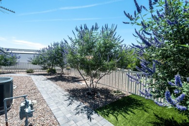 This charming and well-maintained, recently updated 2-bedroom on Fountain of the Sun Country Club in Arizona - for sale on GolfHomes.com, golf home, golf lot