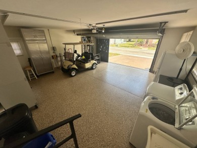 Lot Rent $1342.00    This well cared for 2 bedrooms, 2 bathrooms on Del Tura Golf and Country Club in Florida - for sale on GolfHomes.com, golf home, golf lot