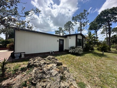 Lot Rent $1342.00    This well cared for 2 bedrooms, 2 bathrooms on Del Tura Golf and Country Club in Florida - for sale on GolfHomes.com, golf home, golf lot