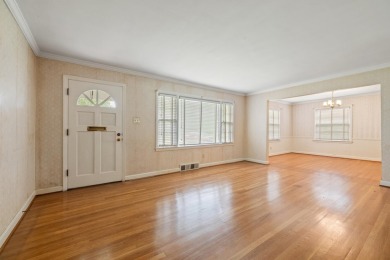 403 Holiday Road offers an outstanding location in Lexington's on Idle Hour Country Club in Kentucky - for sale on GolfHomes.com, golf home, golf lot