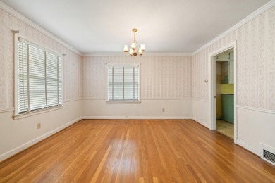 403 Holiday Road offers an outstanding location in Lexington's on Idle Hour Country Club in Kentucky - for sale on GolfHomes.com, golf home, golf lot